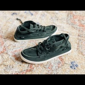 Sanuk Vee K Shawn Chukka Shoe in Washed Black